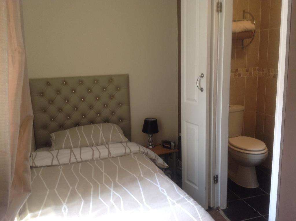 Soccer Suite Liverpool Room photo
