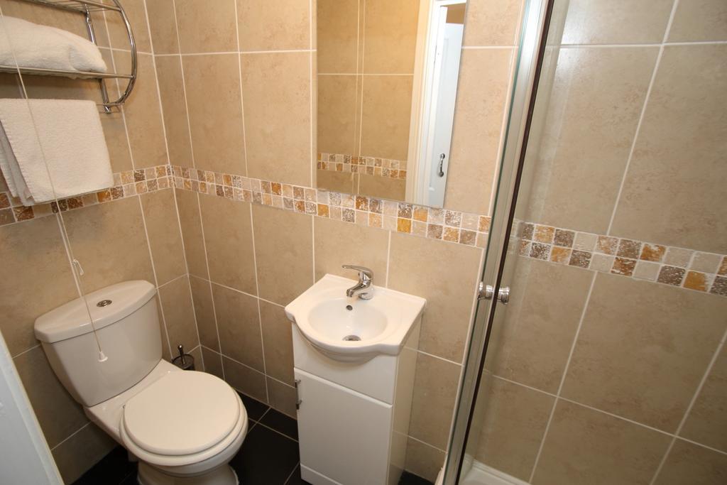 Soccer Suite Liverpool Room photo