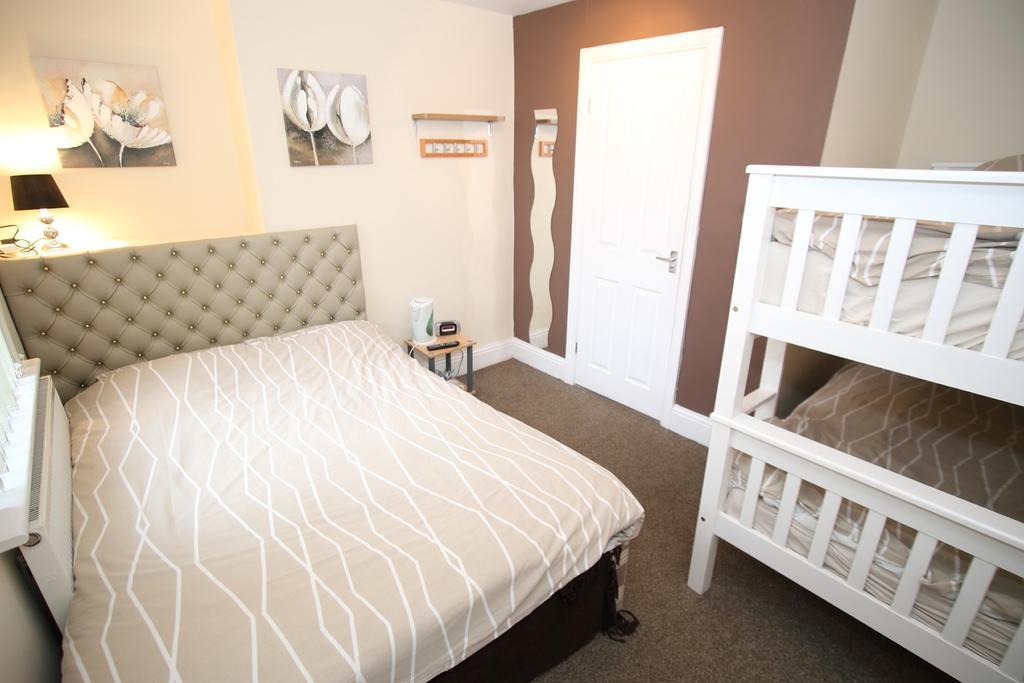Soccer Suite Liverpool Room photo